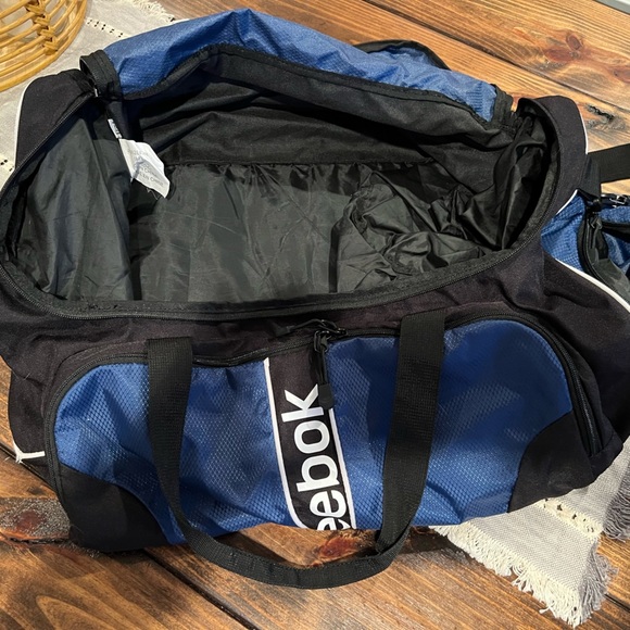Reebok Blue and Black Men's Large Duffle Bag, GUC, multiple compartments - Picture 4 of 14